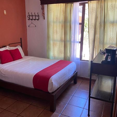 Hotel De Cervantes San Sebastián del Oeste Rum bild