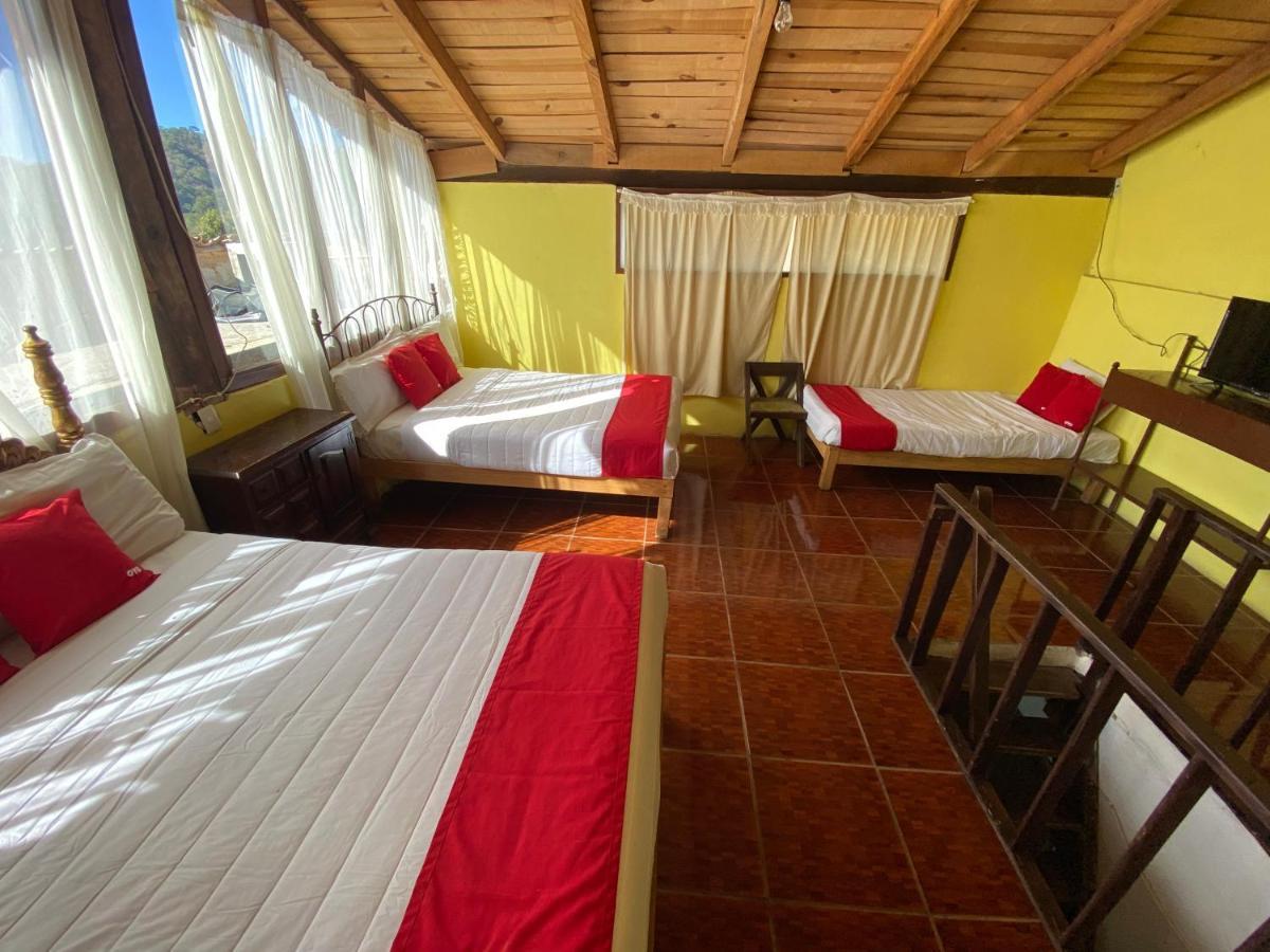 Hotel De Cervantes San Sebastián del Oeste Rum bild